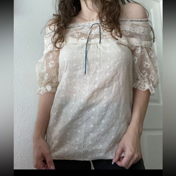 Vintage 70s Tumbleweeds Boho Off Shoulder Eyelet Top Lace Tie Sz Small Crochet - Picture 1 of 3